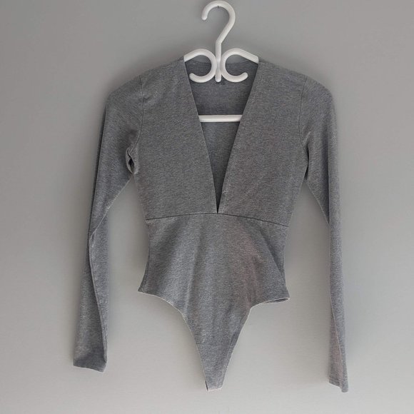 Aritzia - Tna Bodysuit - Deep V-neck - Picture 1 of 2